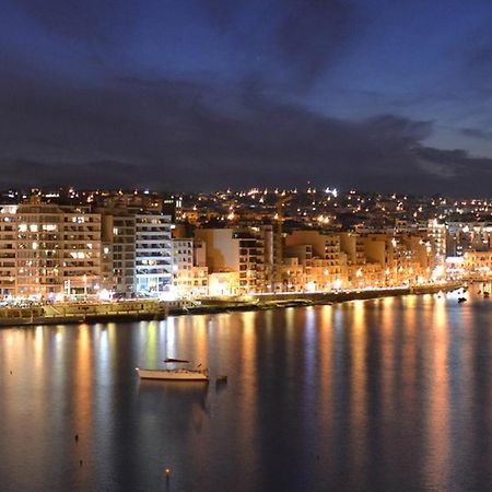 Prime Location Apartment With Side Seaviews Слима Екстериор снимка