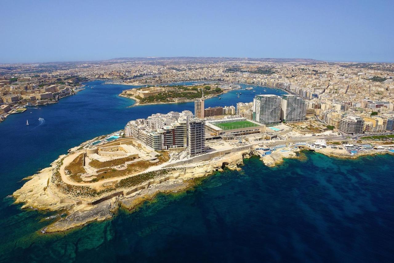 Prime Location Apartment With Side Seaviews Слима Екстериор снимка